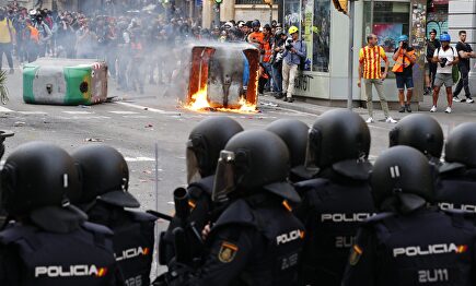 Agentes antidisturbios de la Policía Nacional. |  EFE