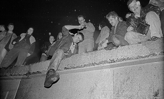 En la noche del 9 de noviembre de 1989, comenzó la caída del Muro |  Cordon Press