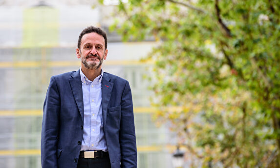 Edmundo Bal, frente al Tribunal Supremo. |  David Alonso Rincón