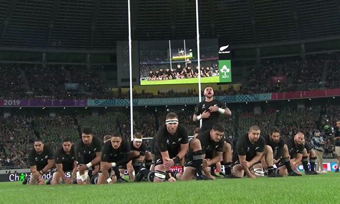 Imponente haka de los All Blacks ante los ruidosos aficionados irlandeses