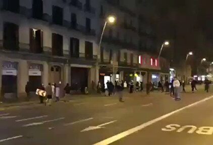 Tres detenidos en Barcelona por saqueo a tiendas durante los disturbios