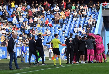 El Málaga asaltó Riazor y deja muy tocado al Deportivo |  EFE