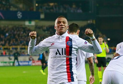 Mbappé celebra uno de sus tres goles al Brujas en Bélgica. |  EFE