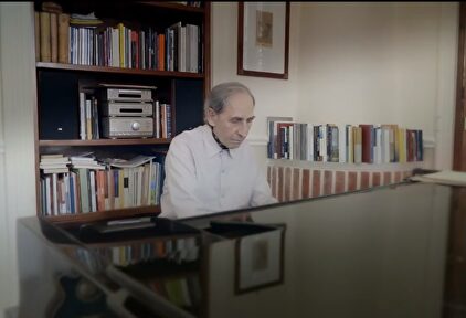 Franco Battiato, en el videoclip de 'Torneremo ancora' |  Imagen de vídeo