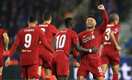 Oxlade-Chamberlain celebra uno de sus dos goles al Genk. |  Cordon Press