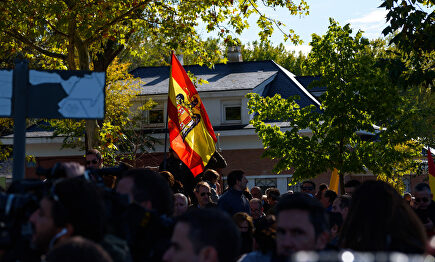 Protesta en las inmediaciones del cementerio de El Pardo-Mingorrubio |  David Alonso Rincón