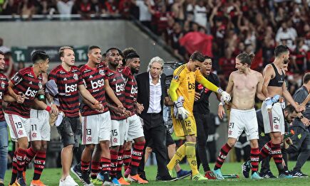 El Flamengo celebra la manita ante Gremio. |  EFE
