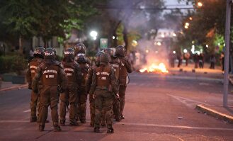 La Policía chilena, en las calles de Santiago. |  EFE