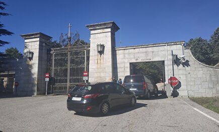 Vehículos intentando entrar al Valle de los Caídos |  Libertad Digital