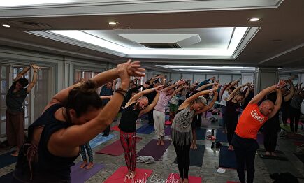 Tercera edición del Madrid Yoga Congress |  Miguel González