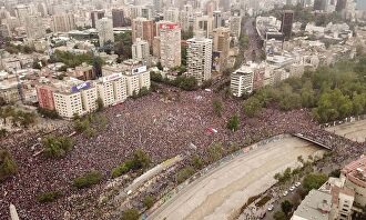 Histórica marcha en Santiago de Chile. |  EFE
