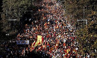 Manifestación en Barcelona en imágenes: "Que pare esta locura"