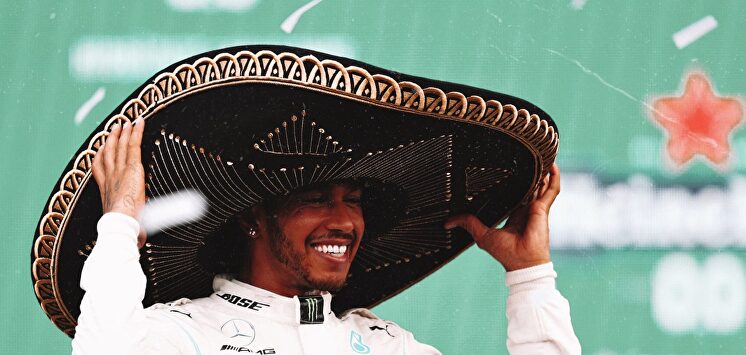 Luis Hamilton celebra la victoria en México. |  EFE