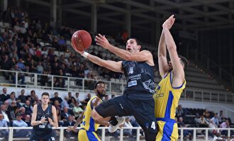 Craft ataca el aro del Arka Gdynia en su último partido en la Eurocup |  Cordon Press