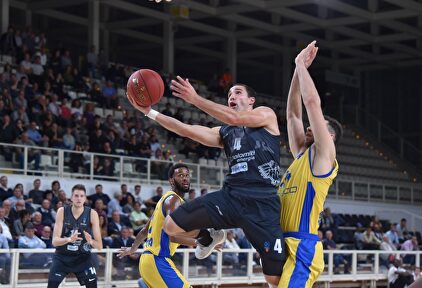 Craft ataca el aro del Arka Gdynia en su último partido en la Eurocup |  Cordon Press