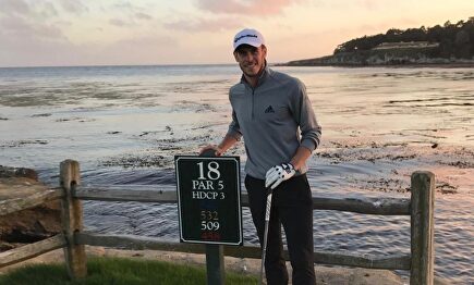 Gareth Bale, jugando al golf. | EFE