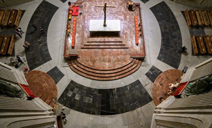 Interior de la basílica del Valle de los Caídos tras la exhumación de Franco |  EFE