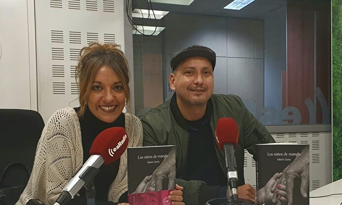 Elia Rodríguez con Martín Doria, ganador de Getafe Negro. |  LD
