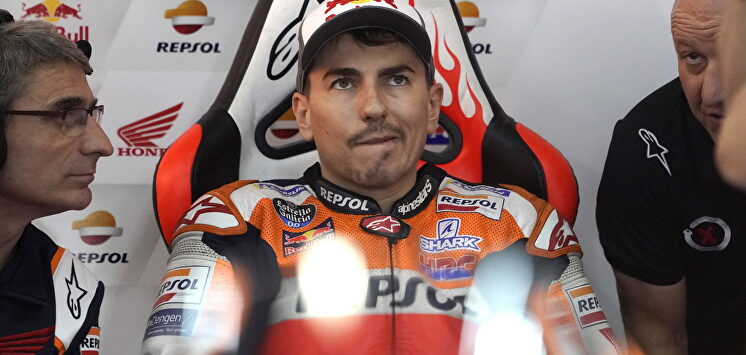 Día negro para el motociclismo: Lorenzo se retira