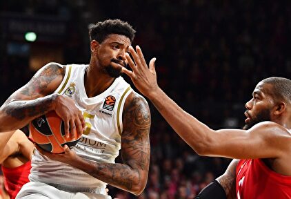 Jordan Mickey, en acción ante el Bayern. |  EFE