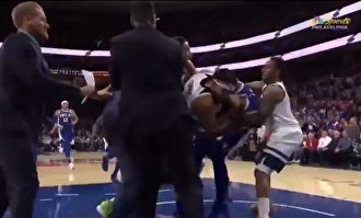 Pelea de gigantes en la NBA 