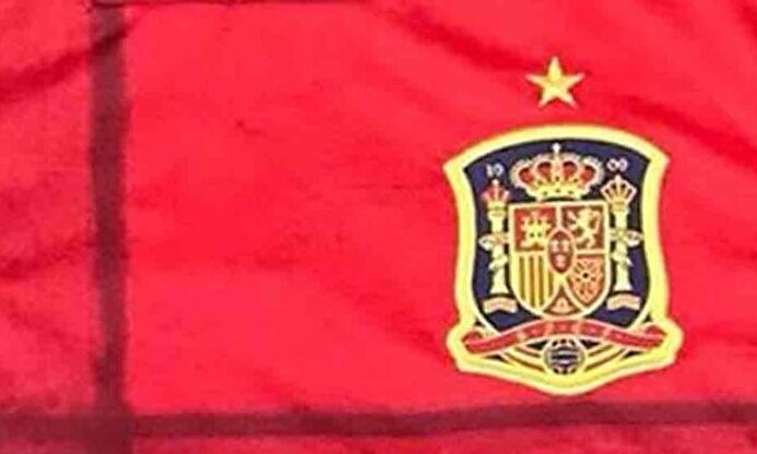 Filtran el nuevo diseño de la primera equipación de la Selección |  Footyheadlines.com