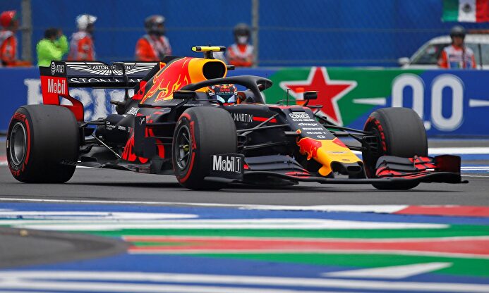 Verstappen se luce en los primeros libres de Austin |  EFE