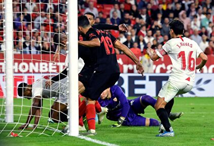 La jugada que ni el colegiado ni el VAR quisieron revisar. |  EFE