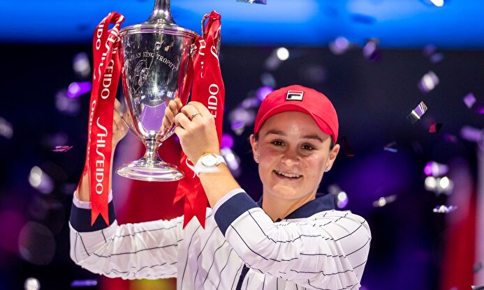 Asleigh Barty, campeona de las Finales WTA en Shenzhen (China). |  EFE