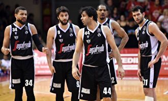 Milos Teodosic (44) lidera a la nueva Virtus de Bolonia |  Virtus