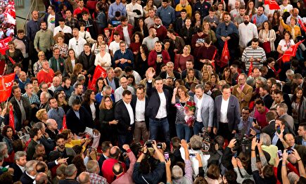 Pedro Sánchez junto a Susana Díez en su mitin en Málaga. |  EFE