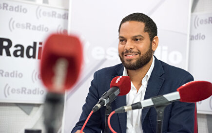 Ignacio Garriga, diputado de Vox por Barcelona, en una entrevista en esRadio |  David Alonso Rincón