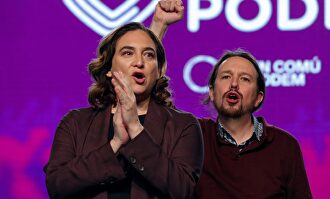 Pablo Iglesias y Ada Colau, en un mitin |  EFE