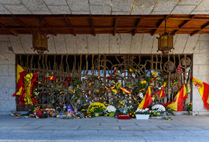 La puerta del panteón de la familia Franco | David Alonso Rincón