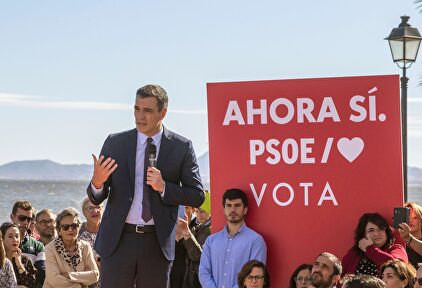 Pedro Sánchez este jueves en un acto electoral en Murcia. |  EFE