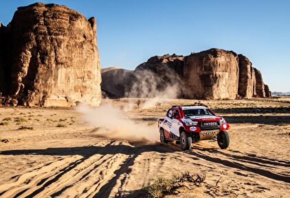 Fernando Alonso estrena podio como piloto de rallys |  Agencias