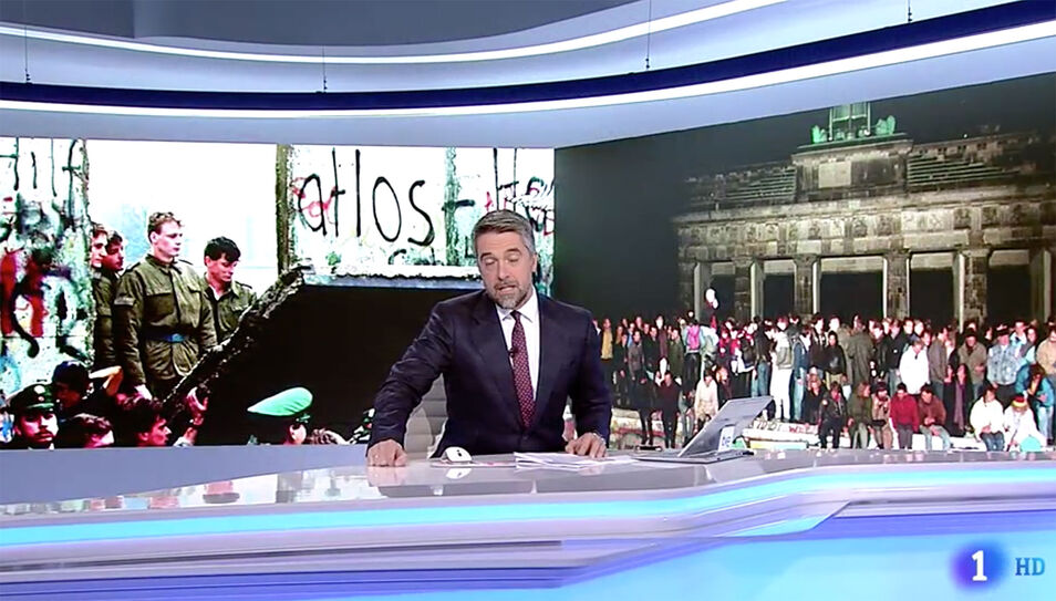 Una vez más, TVE hace en sus informativos un lamentable ejercicio de desinformación, en esta ocasión a cuenta de la caída del Muro de Berlín.