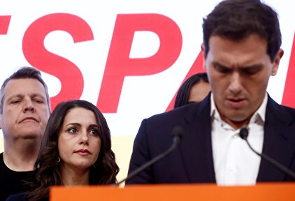 Albert Rivera e Inés Arrimadas, durante el discurso en el que el primero anunció su dimisión. | EFE