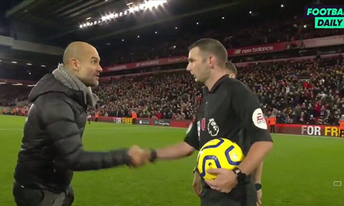 El mal perder de Guardiola: gestos fuera de sí y apretón falso de manos al árbitro 