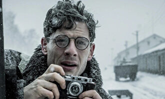 Fotograma de la película. |  Mr. Jones