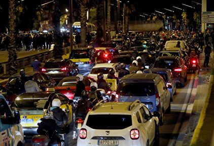 Los CDR y Tsunami Democrátic cortan el tráfico en tres de las principales avenidas de Barcelona. |  EFE