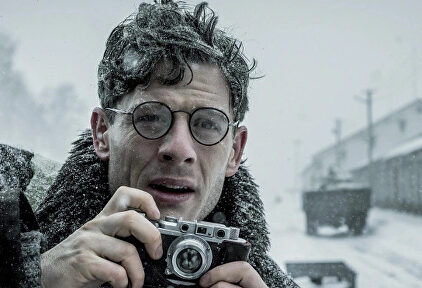 Fotograma de la película. |  Mr. Jones