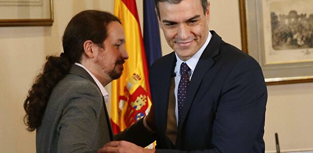 Pablo Iglesias y Pedro Sánchez, ayer martes |  EFE
