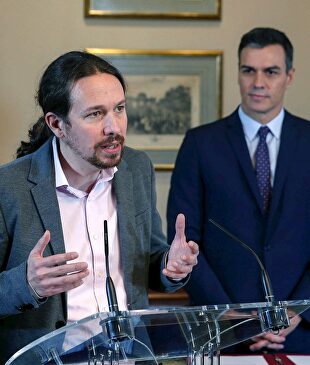 Pablo Iglesias y Pedro Sánchez. | EFE