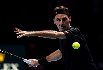 Roger Federer, durante un partido ante Novak Djokovic. | EFE