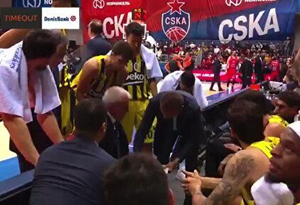 El tremendo enfado de Obradovic con sus jugadores: "¡Que os den a todos!"