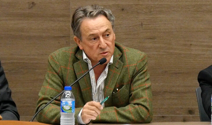 Tertsch: "El abuso socialdemócrata ha aplastado la discrepancia"