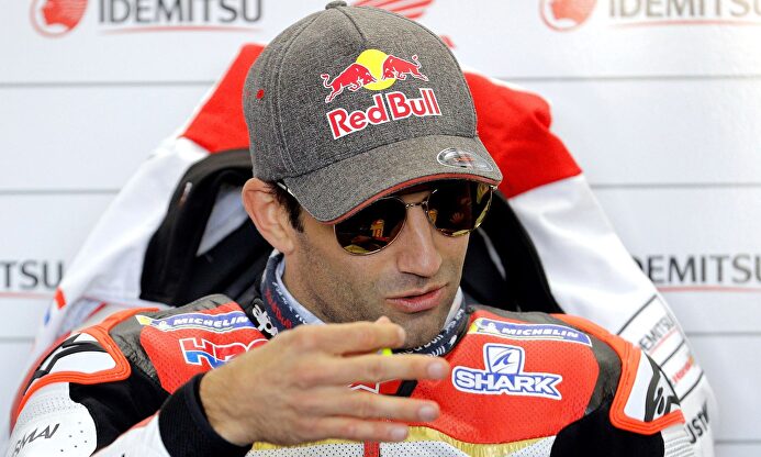 Tremendo susto de Zarco: atropellado por la moto de Lecuona