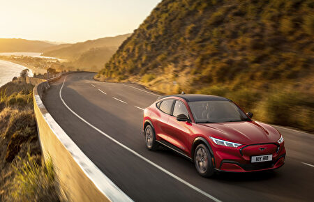 Ford Mustang Mach-E: 100% eléctrico y con ADN deportivo