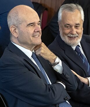 Chaves y Griñán, en el juicio de los ERE |  Europa Press